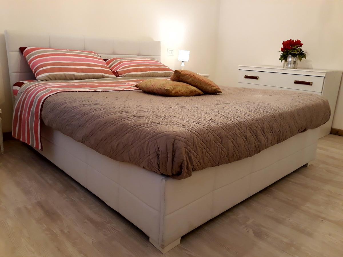 Casa Giulietta & Romeo Apartment Монтекио Маджоре Екстериор снимка