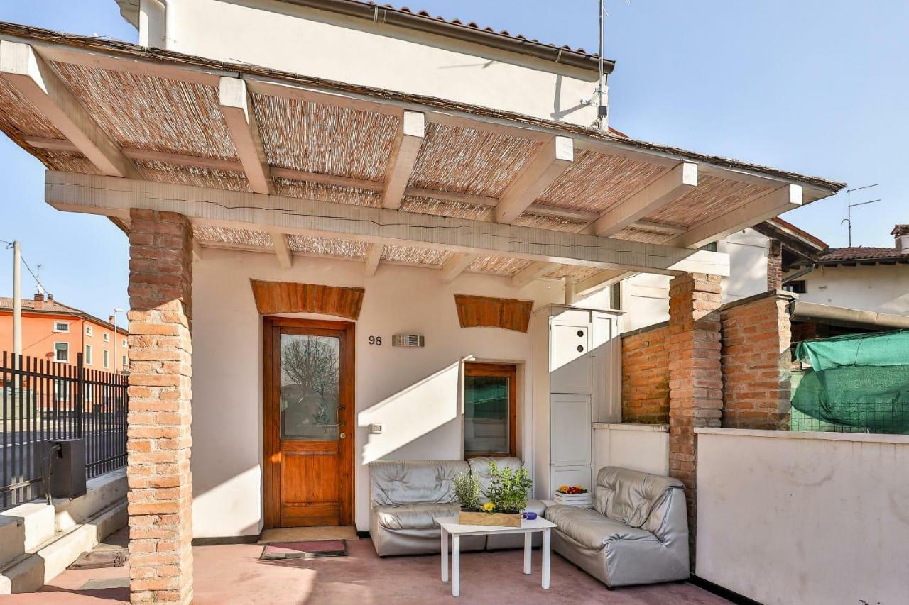 Casa Giulietta & Romeo Apartment Монтекио Маджоре Екстериор снимка